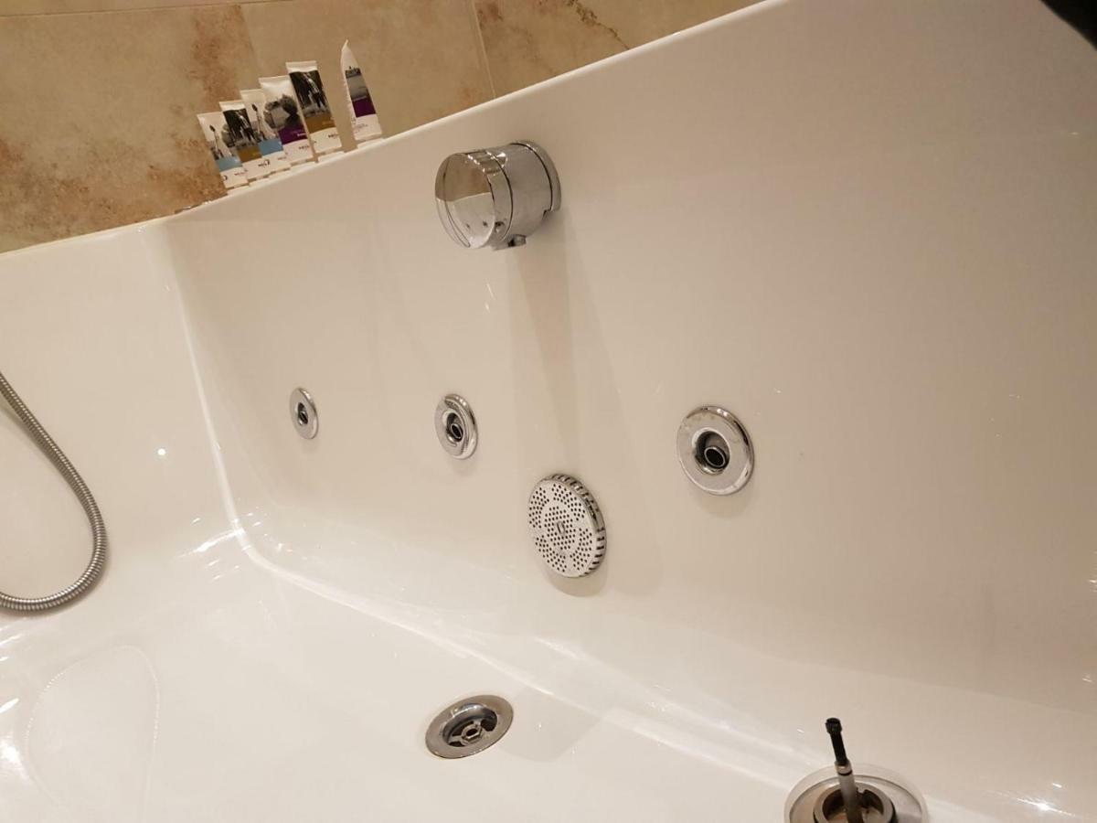 Heart Of Knightsbridge - Stunning Air Conditioned Apartment - 1 Minute Walk From Harrods London Ngoại thất bức ảnh